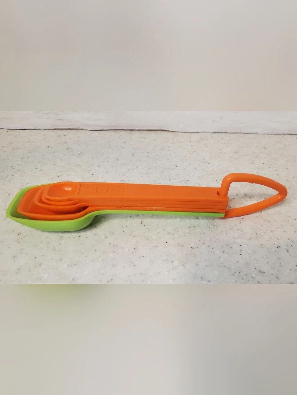 Vintage Tupperware Measuring Spoon Set Orange Green 5 Pc Removable Ring USA